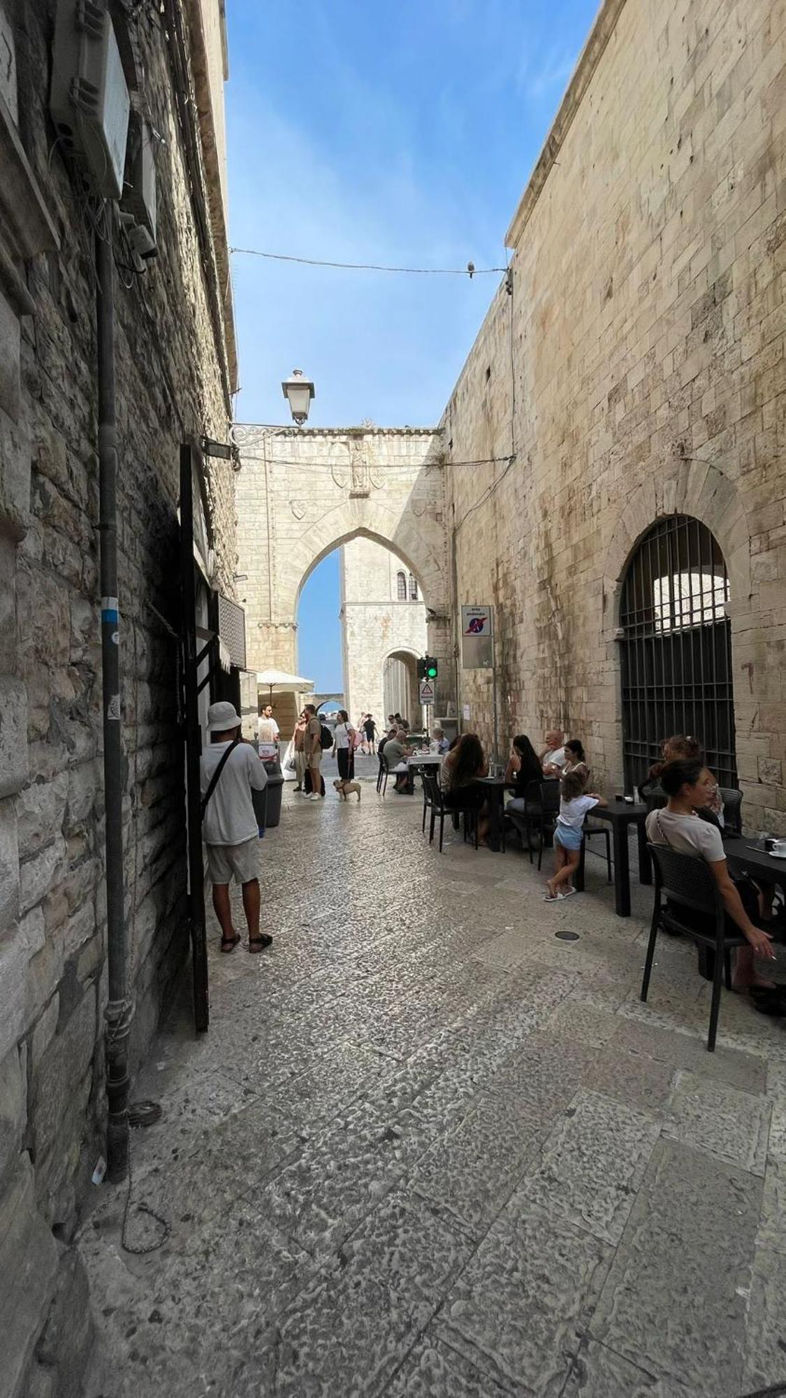 Hotel Locazione Turistica Madera Bari Exterior foto